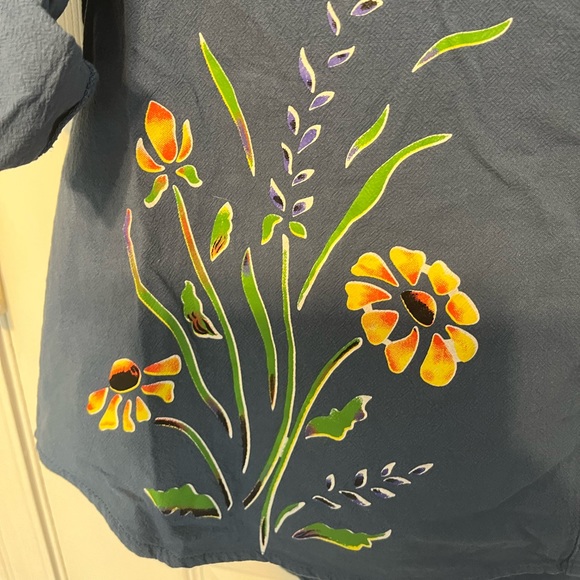 SALE! Bundle & Save Button down top w/faux painted yellow flower design M - Picture 4 of 6